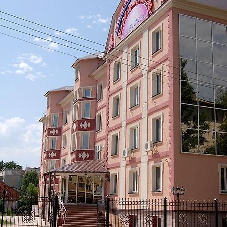 Kurmet Hotel Uralsk Eksteriør billede