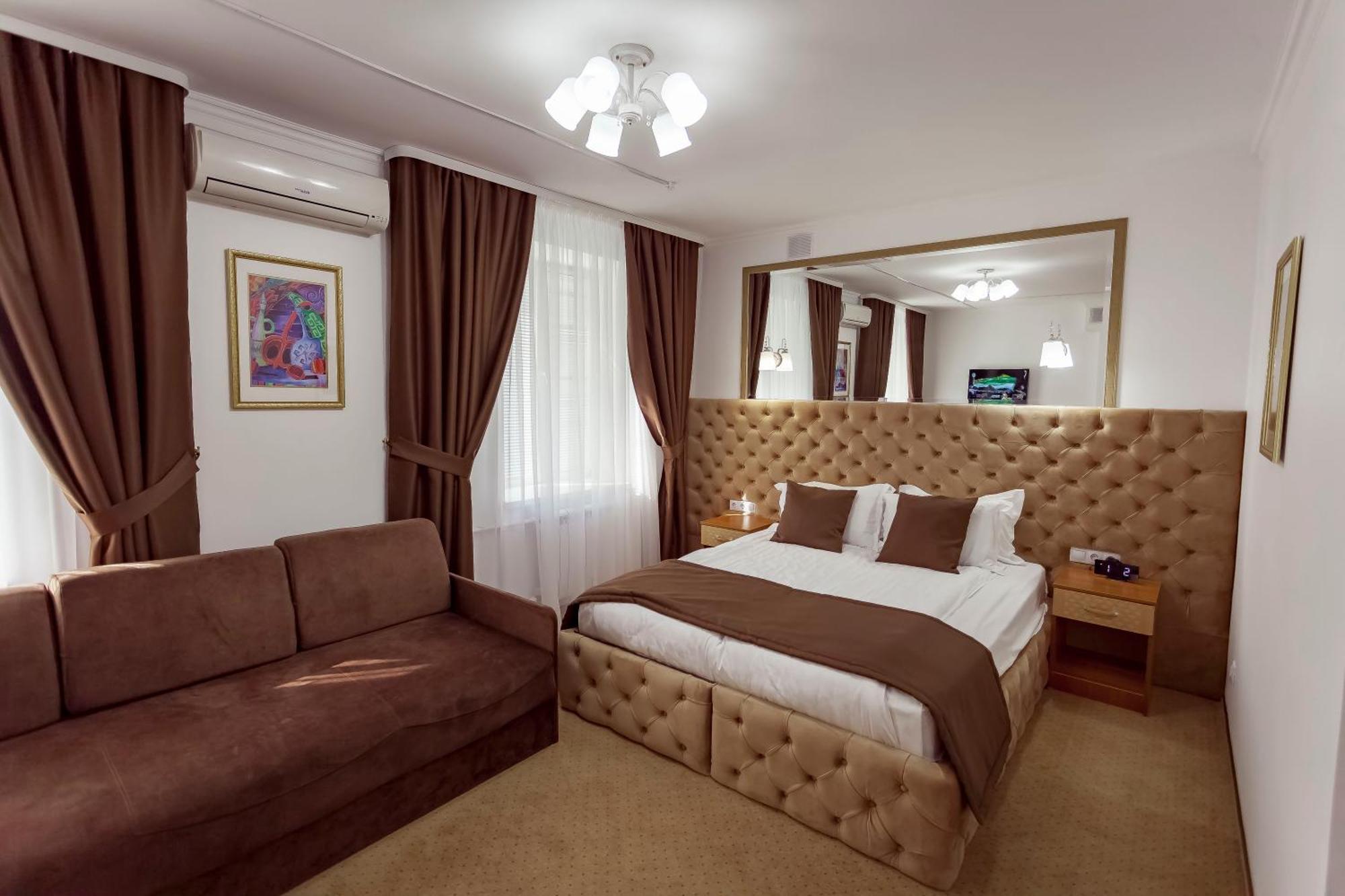 Kurmet Hotel Uralsk Eksteriør billede