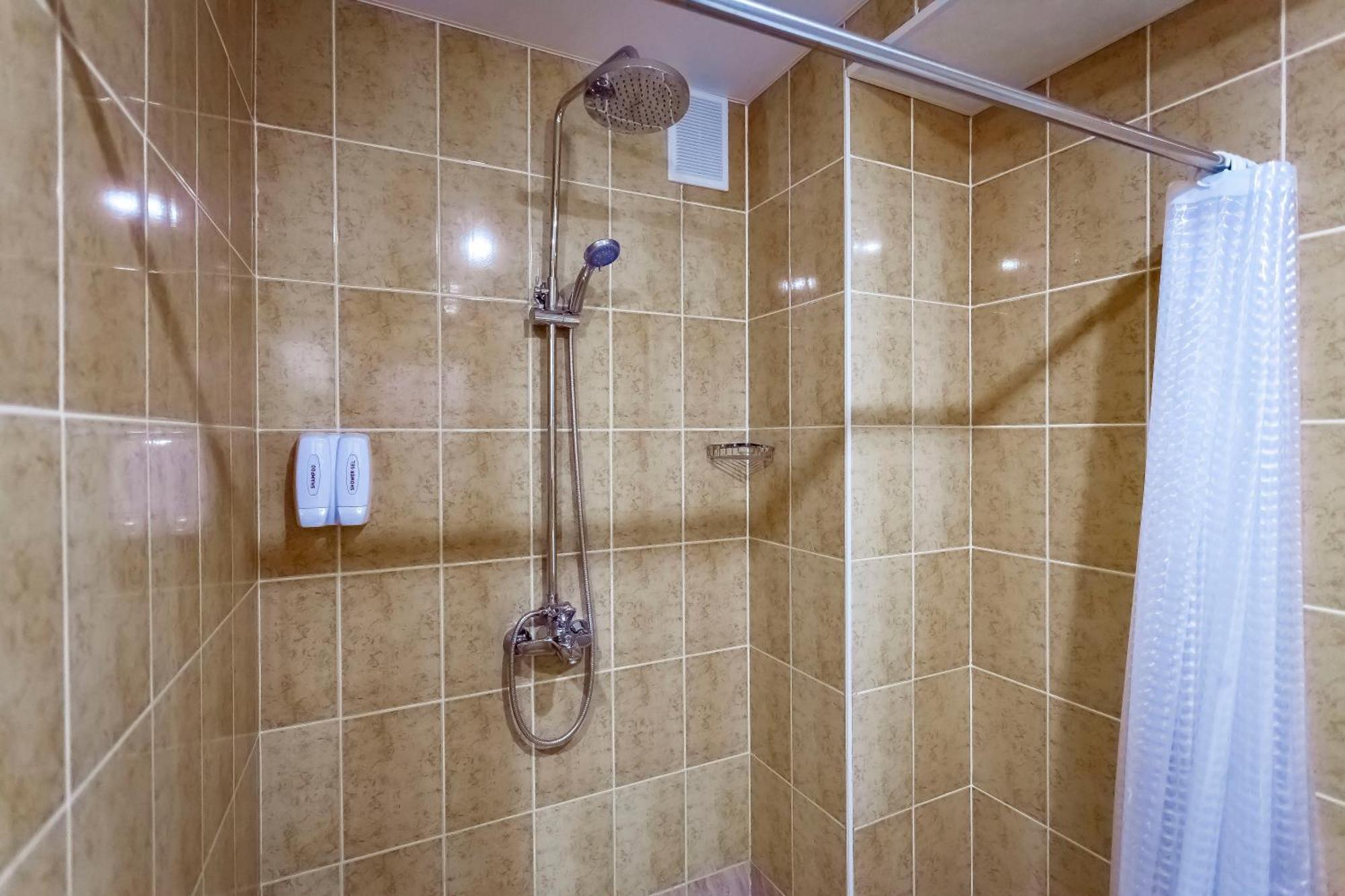 Kurmet Hotel Uralsk Eksteriør billede