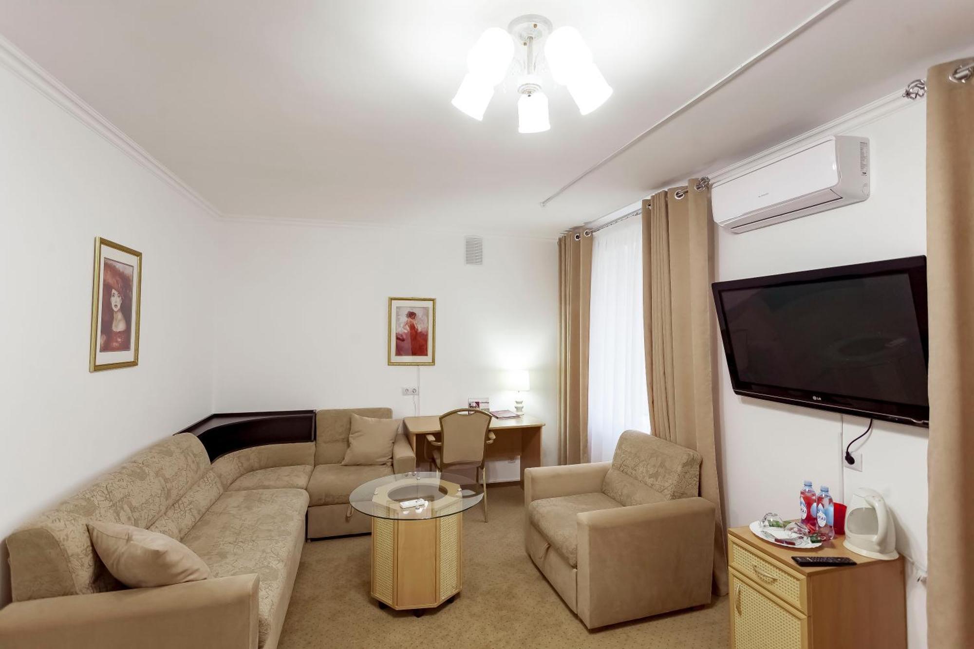 Kurmet Hotel Uralsk Eksteriør billede