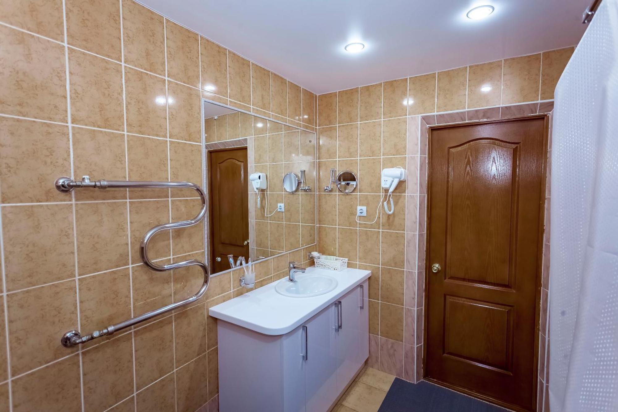 Kurmet Hotel Uralsk Eksteriør billede
