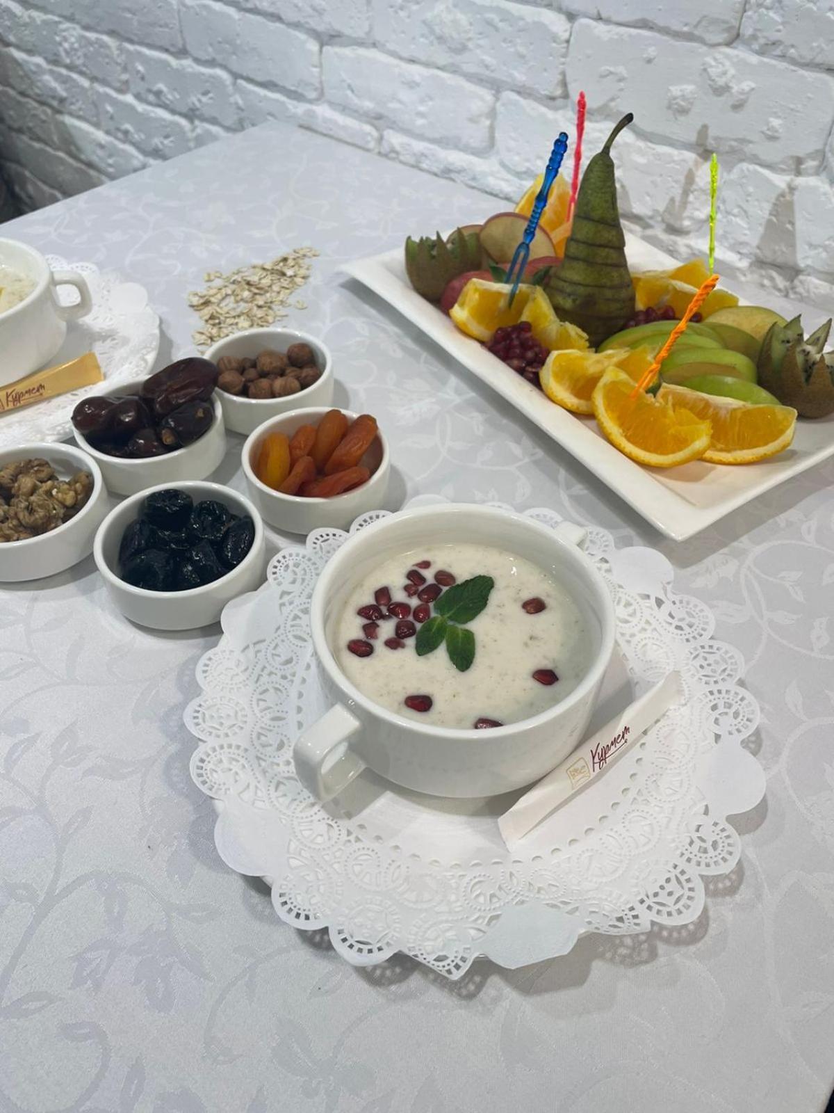 Kurmet Hotel Uralsk Eksteriør billede