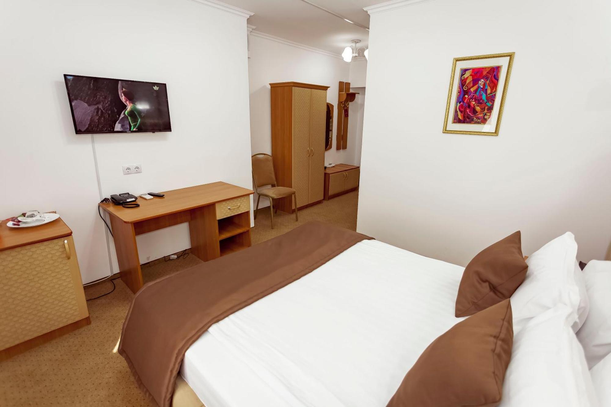 Kurmet Hotel Uralsk Eksteriør billede