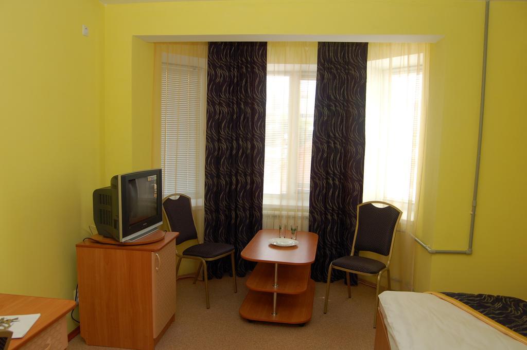 Kurmet Hotel Uralsk Eksteriør billede