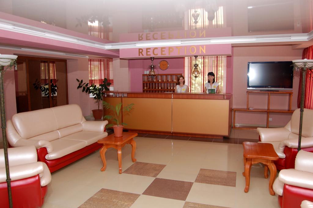 Kurmet Hotel Uralsk Eksteriør billede