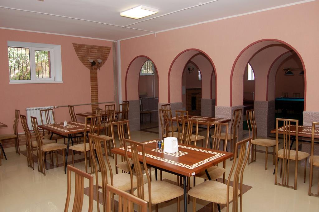 Kurmet Hotel Uralsk Eksteriør billede